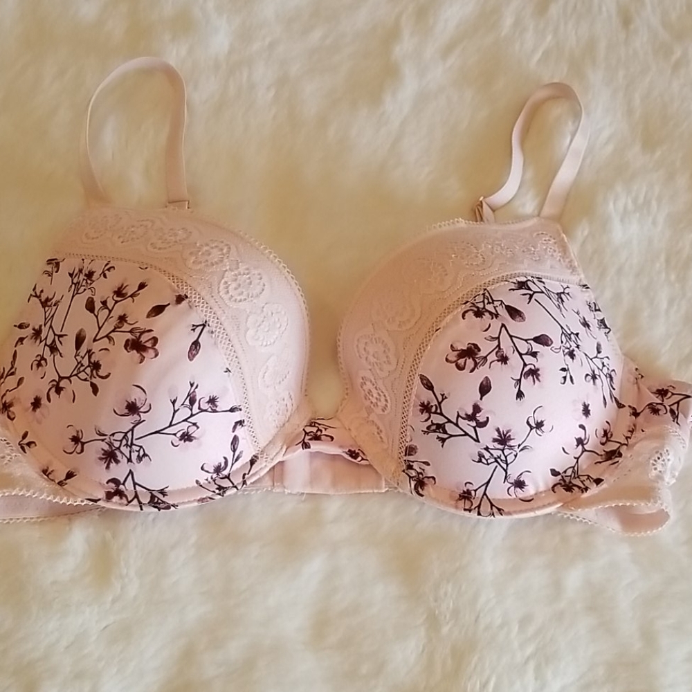 Jessica Simpson 36C Bra